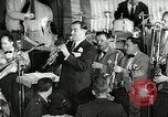 Immagine di Benny Goodman New York City USA, 1943, secondo 40 filmato di repertorio 65675031227