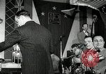 Immagine di Benny Goodman New York City USA, 1943, secondo 5 filmato di repertorio 65675031229