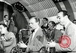 Immagine di Benny Goodman New York City USA, 1943, secondo 44 filmato di repertorio 65675031229