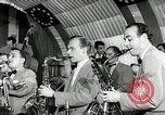Immagine di Benny Goodman New York City USA, 1943, secondo 50 filmato di repertorio 65675031229