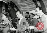 Immagine di Benny Goodman New York City USA, 1943, secondo 54 filmato di repertorio 65675031229