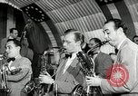 Immagine di Benny Goodman New York City USA, 1943, secondo 56 filmato di repertorio 65675031229