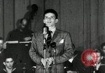 Immagine di Frank Sinatra New York City USA, 1943, secondo 3 filmato di repertorio 65675031231