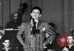 Immagine di Frank Sinatra New York City USA, 1943, secondo 10 filmato di repertorio 65675031231