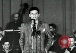Immagine di Frank Sinatra New York City USA, 1943, secondo 11 filmato di repertorio 65675031231