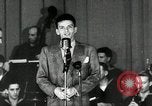 Immagine di Frank Sinatra New York City USA, 1943, secondo 12 filmato di repertorio 65675031231