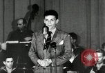 Immagine di Frank Sinatra New York City USA, 1943, secondo 17 filmato di repertorio 65675031231