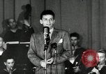 Immagine di Frank Sinatra New York City USA, 1943, secondo 33 filmato di repertorio 65675031231