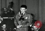 Immagine di Frank Sinatra New York City USA, 1943, secondo 39 filmato di repertorio 65675031231