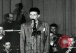 Immagine di Frank Sinatra New York City USA, 1943, secondo 48 filmato di repertorio 65675031231