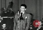 Immagine di Frank Sinatra New York City USA, 1943, secondo 50 filmato di repertorio 65675031231