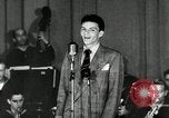Immagine di Frank Sinatra New York City USA, 1943, secondo 54 filmato di repertorio 65675031231