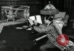 Immagine di Grande del jazz di Duke Ellington suona il pianoforte New York City USA, 1943, secondo 20 filmato di repertorio 65675031232