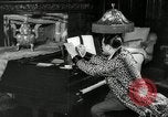 Immagine di Grande del jazz di Duke Ellington suona il pianoforte New York City USA, 1943, secondo 22 filmato di repertorio 65675031232