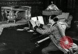 Immagine di Grande del jazz di Duke Ellington suona il pianoforte New York City USA, 1943, secondo 37 filmato di repertorio 65675031232