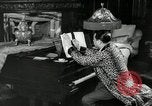 Immagine di Grande del jazz di Duke Ellington suona il pianoforte New York City USA, 1943, secondo 52 filmato di repertorio 65675031232