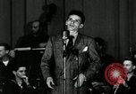 Standbild Frank Sinatra New York City USA, 1943, aus Sekunde 9 historischem Filmmaterial Videoclip 65675031234
