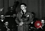 Standbild Frank Sinatra New York City USA, 1943, aus Sekunde 18 historischem Filmmaterial Videoclip 65675031234