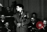 Standbild Frank Sinatra New York City USA, 1943, aus Sekunde 19 historischem Filmmaterial Videoclip 65675031234