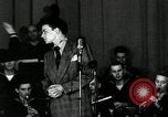 Standbild Frank Sinatra New York City USA, 1943, aus Sekunde 20 historischem Filmmaterial Videoclip 65675031234