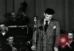 Standbild Frank Sinatra New York City USA, 1943, aus Sekunde 24 historischem Filmmaterial Videoclip 65675031234