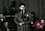 Standbild Frank Sinatra New York City USA, 1943, aus Sekunde 32 historischem Filmmaterial Videoclip 65675031234