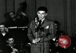 Standbild Frank Sinatra New York City USA, 1943, aus Sekunde 39 historischem Filmmaterial Videoclip 65675031234