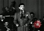Standbild Frank Sinatra New York City USA, 1943, aus Sekunde 40 historischem Filmmaterial Videoclip 65675031234
