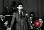 Standbild Frank Sinatra New York City USA, 1943, aus Sekunde 41 historischem Filmmaterial Videoclip 65675031234
