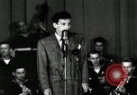 Standbild Frank Sinatra New York City USA, 1943, aus Sekunde 43 historischem Filmmaterial Videoclip 65675031234