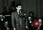 Standbild Frank Sinatra New York City USA, 1943, aus Sekunde 45 historischem Filmmaterial Videoclip 65675031234