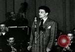 Standbild Frank Sinatra New York City USA, 1943, aus Sekunde 52 historischem Filmmaterial Videoclip 65675031234