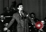 Standbild Frank Sinatra New York City USA, 1943, aus Sekunde 56 historischem Filmmaterial Videoclip 65675031234