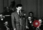 Standbild Frank Sinatra New York City USA, 1943, aus Sekunde 60 historischem Filmmaterial Videoclip 65675031234