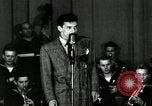 Standbild Frank Sinatra New York City USA, 1943, aus Sekunde 62 historischem Filmmaterial Videoclip 65675031234