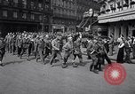 Image des prisonniers alliés Paris France, 1944, de la seconde 12 séquences d'archives historiques vidéo 65675031306