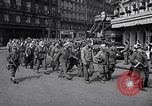 Image des prisonniers alliés Paris France, 1944, de la seconde 13 séquences d'archives historiques vidéo 65675031306
