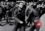 Image des prisonniers alliés Paris France, 1944, de la seconde 28 séquences d'archives historiques vidéo 65675031306