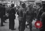 Image des prisonniers alliés Paris France, 1944, de la seconde 60 séquences d'archives historiques vidéo 65675031306