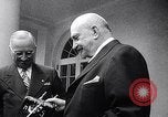 Immagine di Il Presidente Truman saluta i capi di Stato United States USA, 1948, secondo 10 filmato di repertorio 65675031323