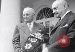 Immagine di Il Presidente Truman saluta i capi di Stato United States USA, 1948, secondo 23 filmato di repertorio 65675031323