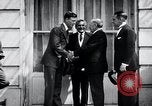 Standbild Charles Lindbergh Paris Frankreich, 1927, aus Sekunde 6 historischem Filmmaterial Videoclip 65675031338