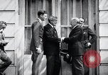Standbild Charles Lindbergh Paris Frankreich, 1927, aus Sekunde 15 historischem Filmmaterial Videoclip 65675031338
