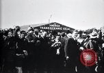 Standbild Charles Lindbergh Curtiss Field New York USA, 1927, aus Sekunde 30 historischem Filmmaterial Videoclip 65675031351