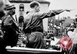 Standbild Adolf Hitler an der Sammlung und Parade Deutschland, 1939, aus Sekunde 1 historischem Filmmaterial Videoclip 65675031407
