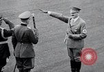 Standbild Adolf Hitler an der Sammlung und Parade Deutschland, 1939, aus Sekunde 8 historischem Filmmaterial Videoclip 65675031407