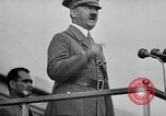 Standbild Adolf Hitler an der Sammlung und Parade Deutschland, 1939, aus Sekunde 21 historischem Filmmaterial Videoclip 65675031407