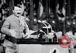 Standbild Adolf Hitler an der Sammlung und Parade Deutschland, 1939, aus Sekunde 29 historischem Filmmaterial Videoclip 65675031407