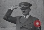 Standbild Adolf Hitler an der Sammlung und Parade Deutschland, 1939, aus Sekunde 49 historischem Filmmaterial Videoclip 65675031407