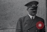 Standbild Adolf Hitler an der Sammlung und Parade Deutschland, 1939, aus Sekunde 51 historischem Filmmaterial Videoclip 65675031407